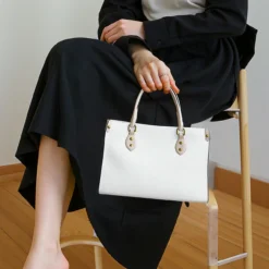 Anne Wilson 1 Leather Handbag 13 size handbag 3