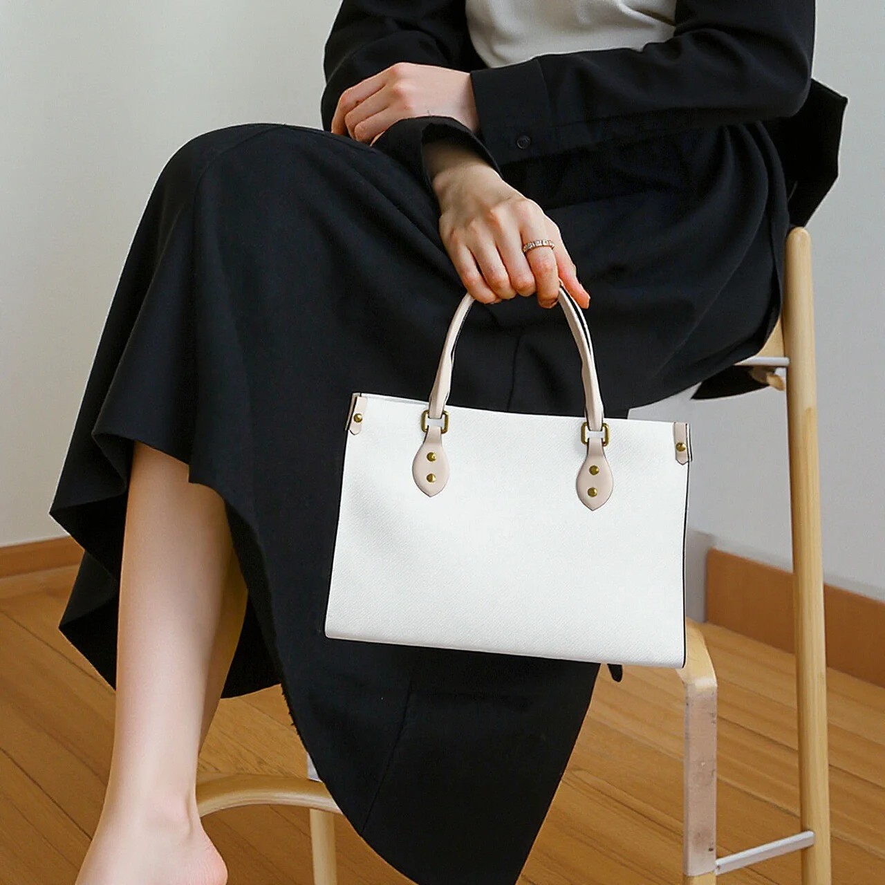 Anne Wilson 1 Leather Handbag 3 Anne Wilson 1 Leather Handbag - Image 3